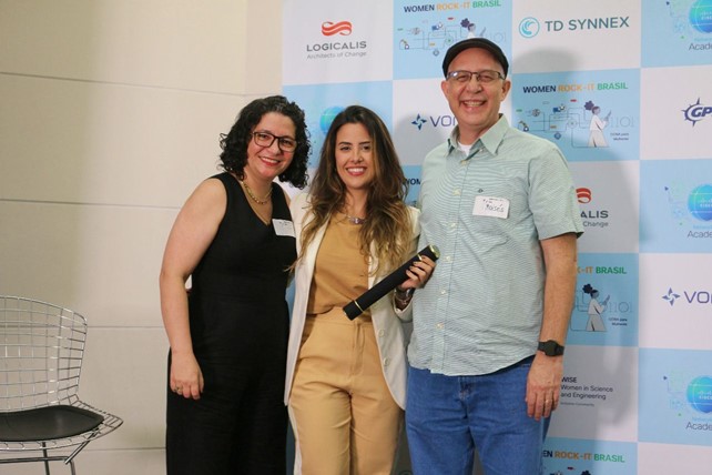 Mayara lima at her certification day
